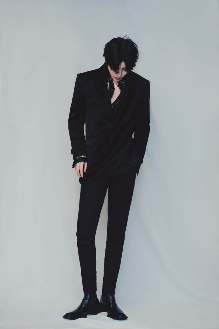 Soi hàng hiệu Thái Từ Khôn mặc khi biểu diễn tại Đông Phương Phong Vân Bảng: Nguyên cây đen nhức mắt! Ảnh 32