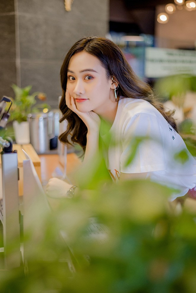 Trúc Mây - nữ chính khiến khán giả rơi nước mắt với vai cô gái mù trong 'Đỉnh mù sương' Ảnh 8