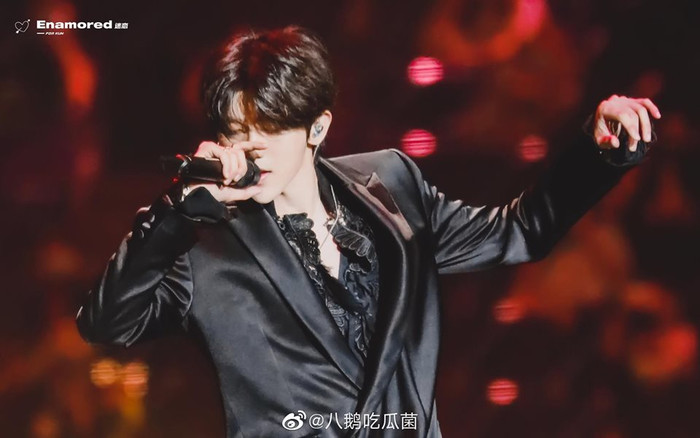 Thái Từ Khôn lại dính nghi vấn phẫu thuật thẩm mỹ vì chiếc cằm như lưỡi cày Ảnh 4