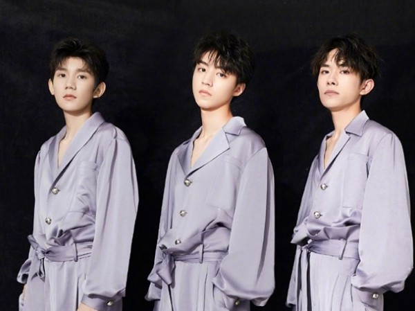 TFBOYS lên top tìm kiếm khi xác nhận tổ chức concert 7 năm cùng poster với tên gọi Du hành ánh sáng’ Ảnh 13