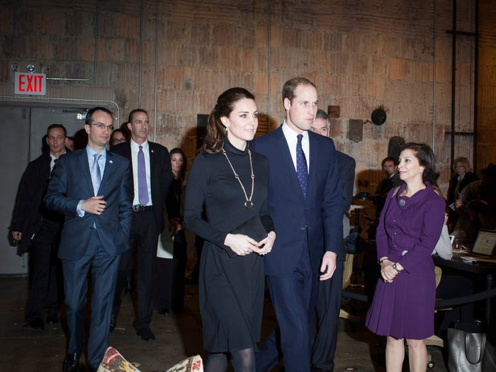 Chiếc váy bà bầu Vanessa Turtleneck trị giá 79 đô la (1,832,168 VNĐ) vẫn có sẵn trên trang web của Seraphine. 