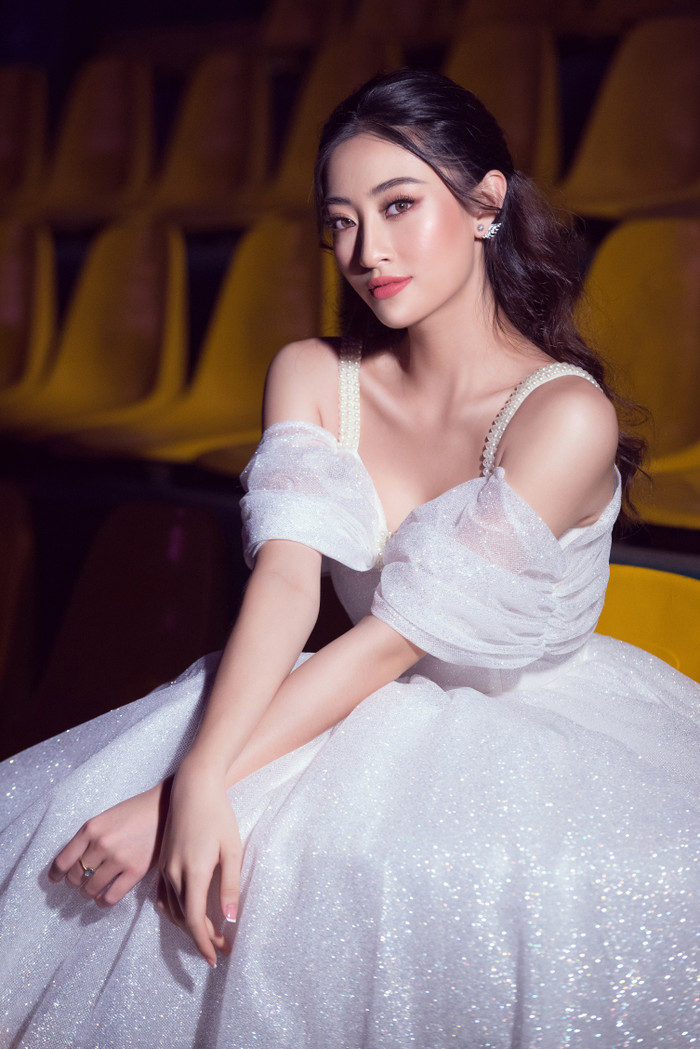 Tiểu Vy - Lương Thùy Linh diễn Vedette, Kiều Loan hóa công chúa Elsa đẹp bất phân thắng bại Ảnh 6