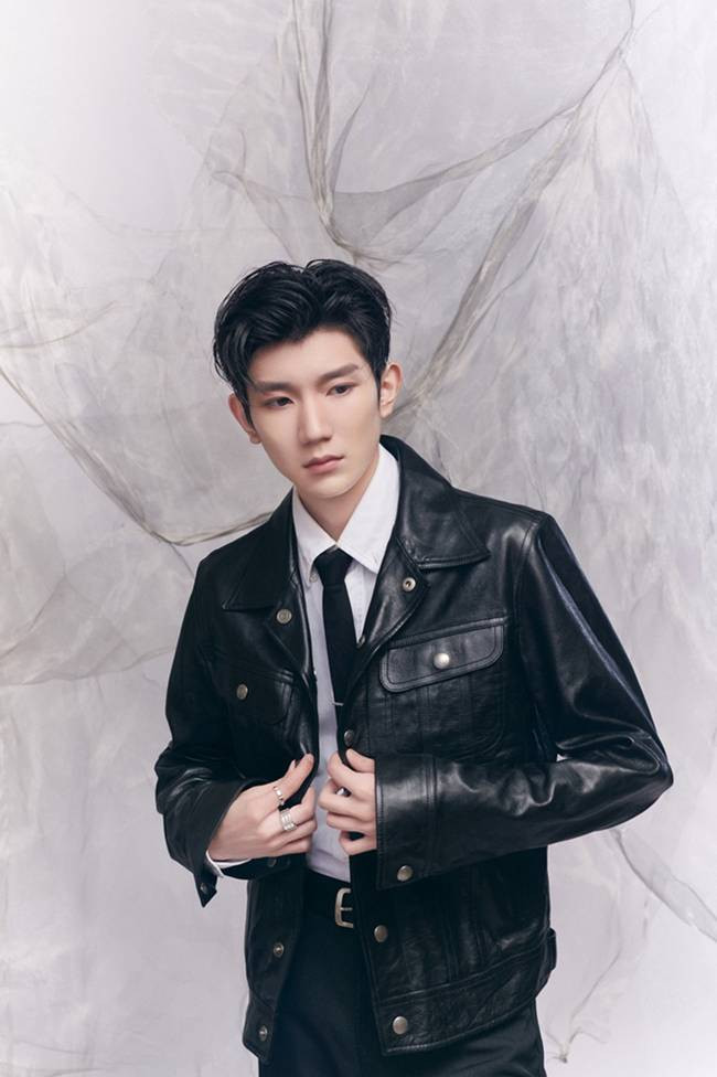 Khả năng hát live tệ nhưng Lý Nghệ Đồng vẫn được người hâm mộ ủng hộ và khen ngợi Ảnh 4