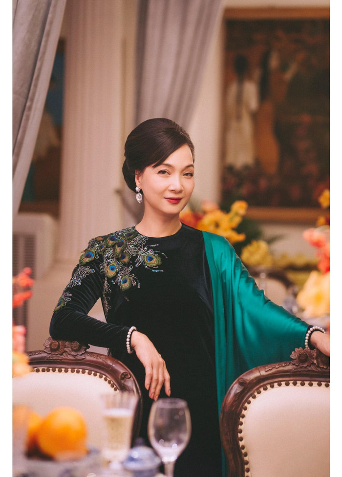 Những màn 'lột xác' ngoại hình ấn tượng của sao nữ gạo cội Ảnh 6