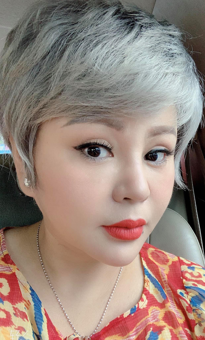 Những màn 'lột xác' ngoại hình ấn tượng của sao nữ gạo cội Ảnh 20