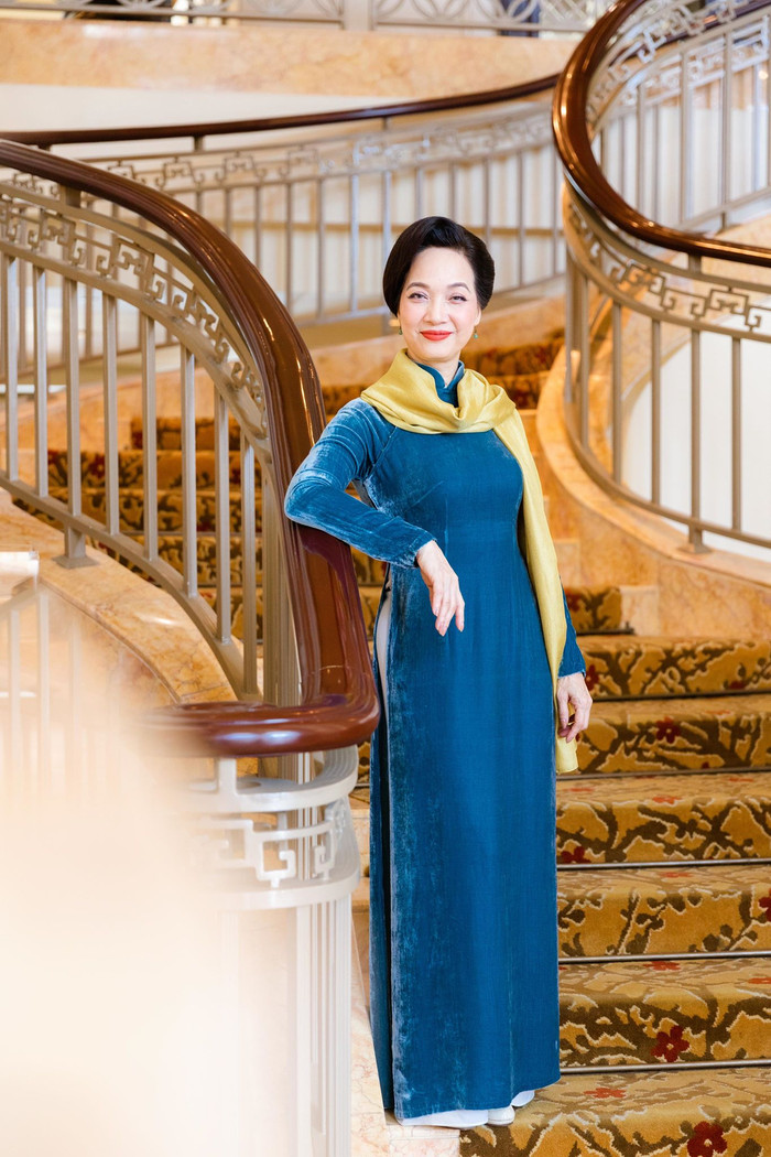 Những màn 'lột xác' ngoại hình ấn tượng của sao nữ gạo cội Ảnh 3