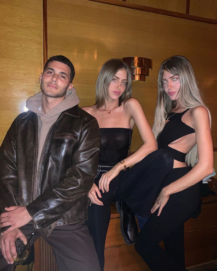 Ba anh em luôn đi cùng nhau trong các sự kiện thời trang hay âm nhạc