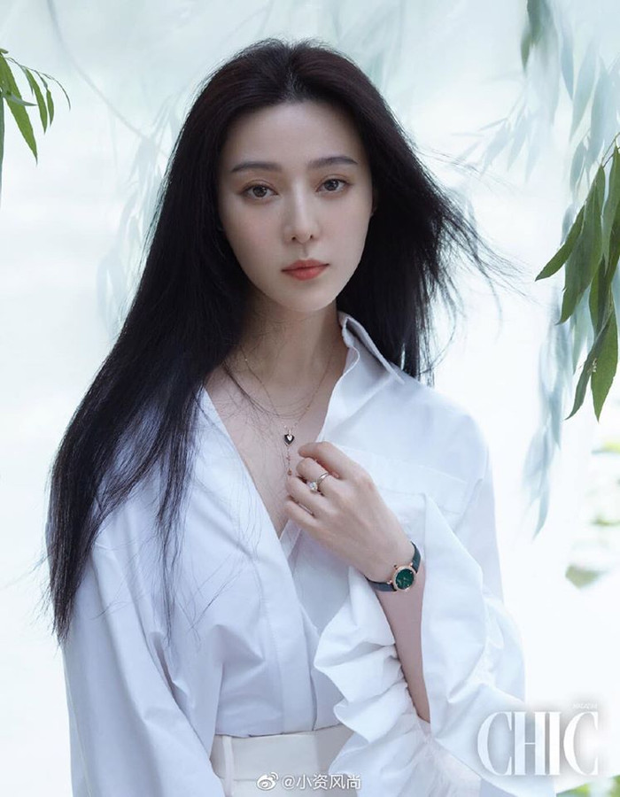 Tháng trước còn là 'thần tiên tỷ tỷ'...