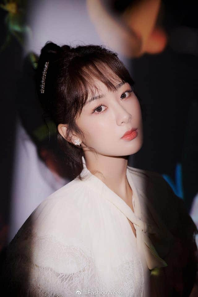 Dương Tử xuất hiện dễ thương như công chúa phim ngôn tình trong fan meeting, ẩn sau về ngoài ngọt ngào là một trái tim mạnh mẽ Ảnh 12