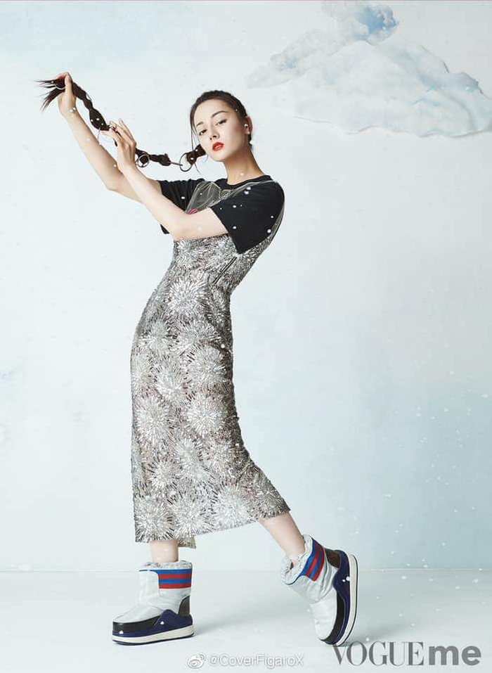 Địch Lệ Nhiệt Ba trên Vogue Me tháng 7: Kẻ chê 'dị' khó ngấm, người khen sang chảnh, kiêu kì Ảnh 5