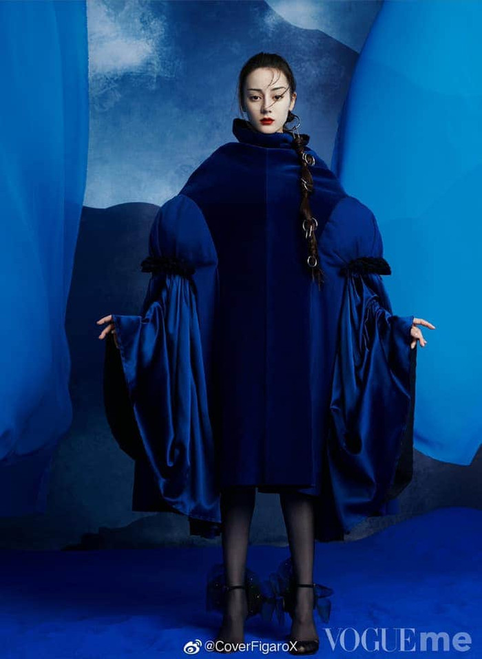 Địch Lệ Nhiệt Ba trên Vogue Me tháng 7: Kẻ chê 'dị' khó ngấm, người khen sang chảnh, kiêu kì Ảnh 11