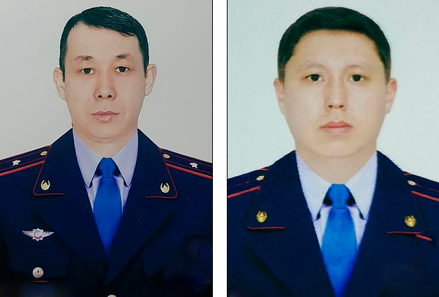 Bakytzhan Bakirov (trái) và cộng sự Meyir Nesipbay.