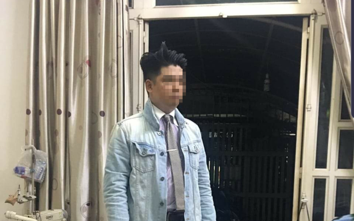 Góc xoắn não: Mặc áo khoác jeans thắt cravat, anh chàng bị group thời trang 'ném đá' khốn khổ Ảnh 2