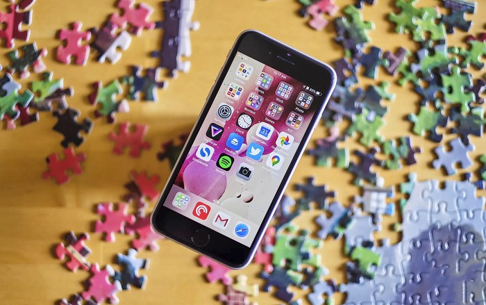 Đây là con số khá ấn tượng bởi mẫu iPhone này được tung ra trong thời điểm đại dịch Covid-19 bùng phát. (Ảnh: The Verge)