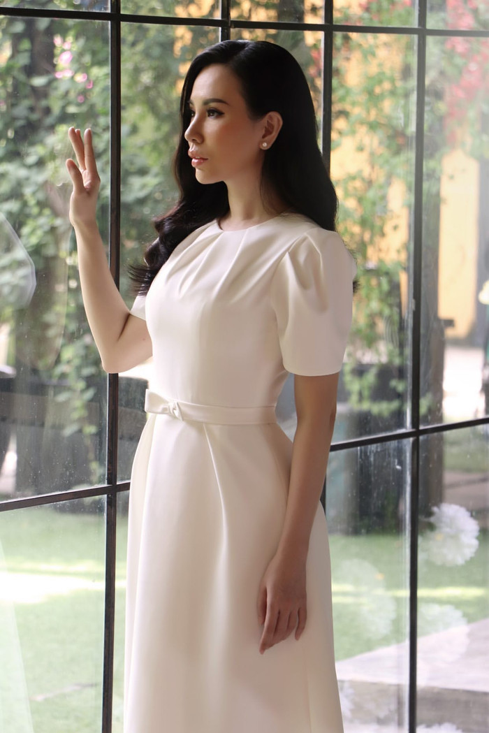 Đầm trắng thanh tao duyên dáng