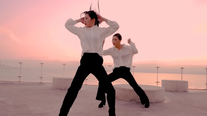 'Căng não' xem phiên bản solo của Naughty (Red Velvet): SM đỉnh tới mức khiến fan còn loạn xạ không biết ai là Irene Ảnh 7