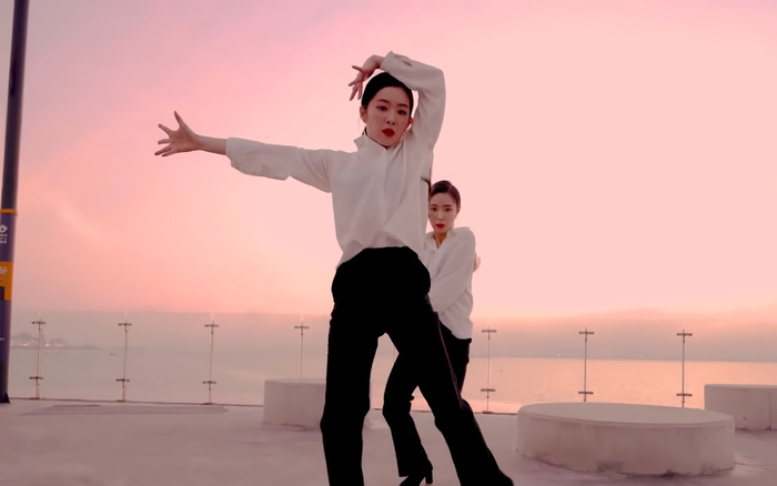 'Căng não' xem phiên bản solo của Naughty (Red Velvet): SM đỉnh tới mức khiến fan còn loạn xạ không biết ai là Irene Ảnh 2