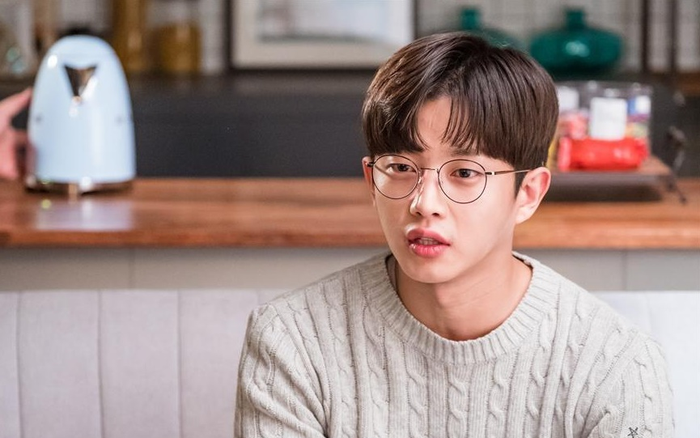 Sao 'Hậu duệ mặt trời' Kim Min Seok tự tay bắt tên tội phạm biến thái quay lén chỗ nhạy cảm của phụ nữ Ảnh 2