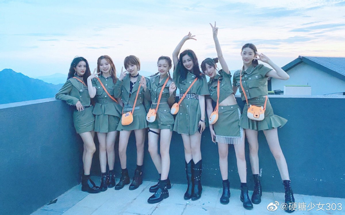 Thực lực của Bonbon Girls 303 gặp nhiều nghi ngờ khi đảm nhận vị trí đoàn nhận xét trong 'Chúng tôi nhiệt huyết' Ảnh 2