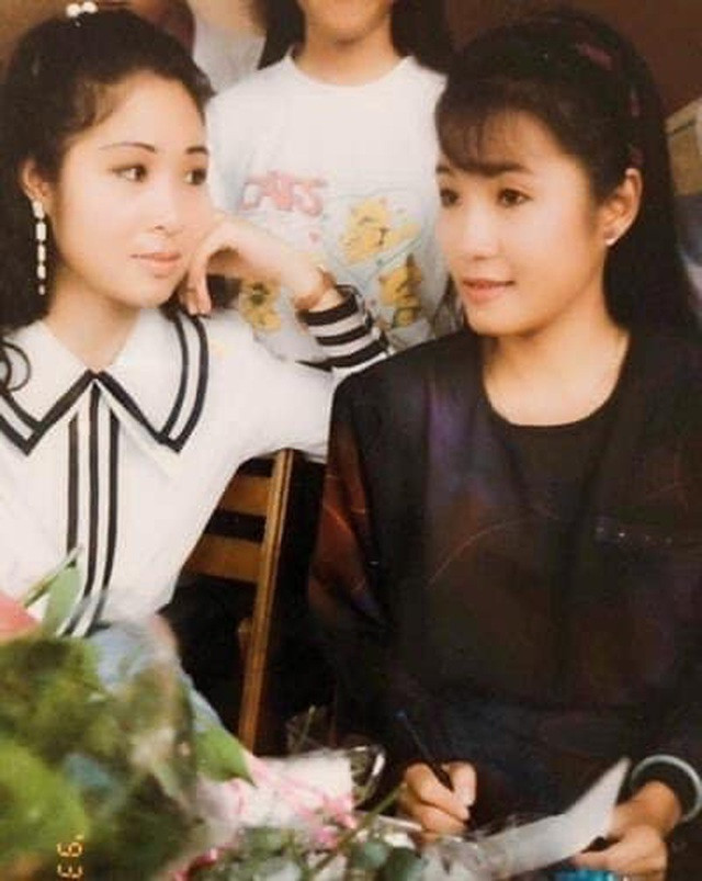 Hai nghệ sĩ Hồng Vân và Hồng Đào ngày trẻ