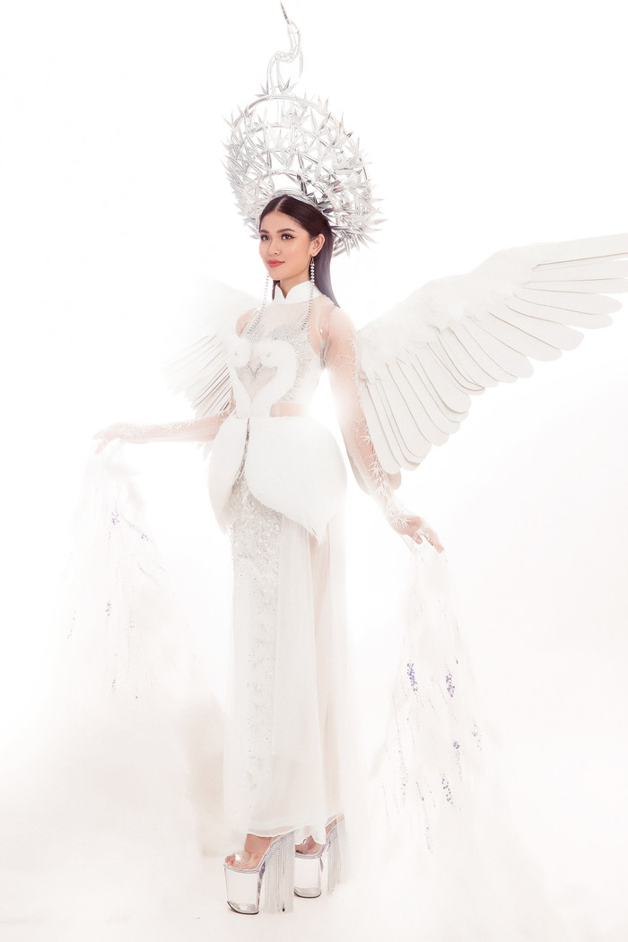 5 họa tiết cũ rích nhất cuộc thi National Costume cho Khánh Vân: Hoa sen, chùa Cầu quá 'nhàm chán' Ảnh 19