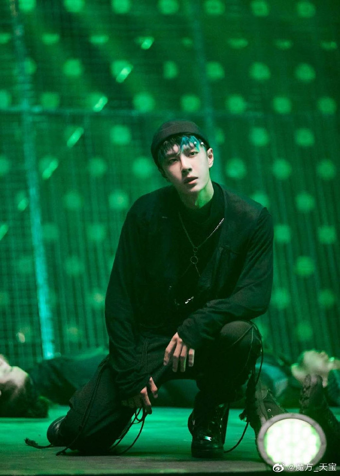 Fan hai nhà Vương Nhất Bác và Trương Nghệ Hưng gây chiến vì cho rằng vũ đạo của thần tượng mình nhỉnh hơn đối phương Ảnh 15