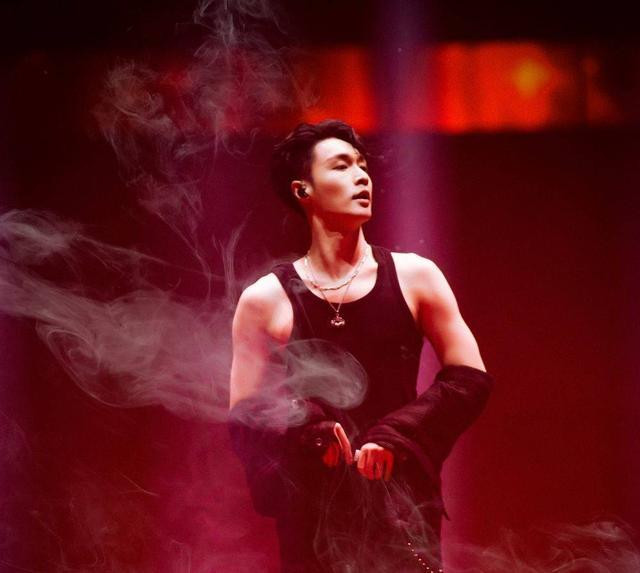 Fan hai nhà Vương Nhất Bác và Trương Nghệ Hưng gây chiến vì cho rằng vũ đạo của thần tượng mình nhỉnh hơn đối phương Ảnh 5