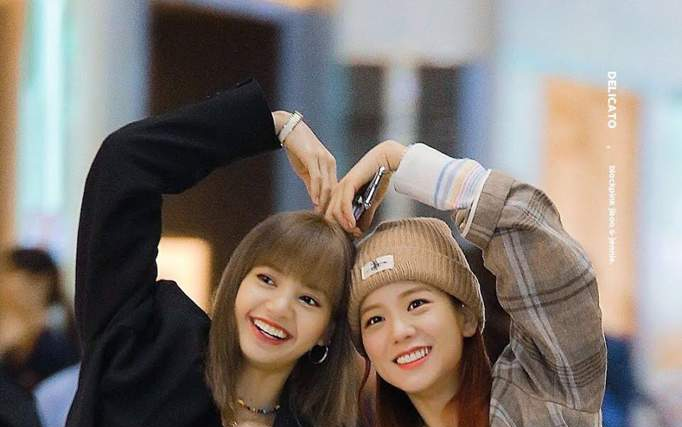 Trót hứa hẹn với Somi, Lisa (BLACKPINK) được đàn em khen ngợi hết lời vì đã giữ chữ tín Ảnh 2