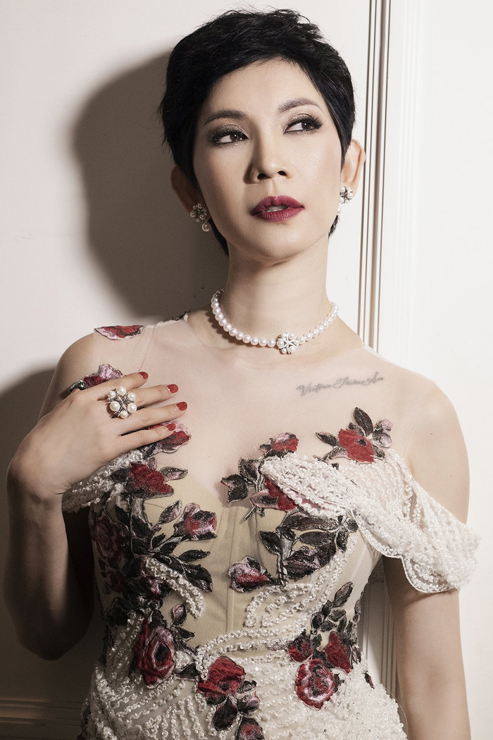 Siêu mẫu Xuân Lan vẫn giữ được nét mạnh mẽ cá tính thường thấy 