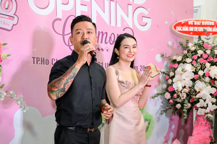 Hương Baby chia sẻ, cô thấy may mắn khi có ông xã là người tôn trọng, biết quan tâm và luôn lắng nghe cảm xúc của vợ