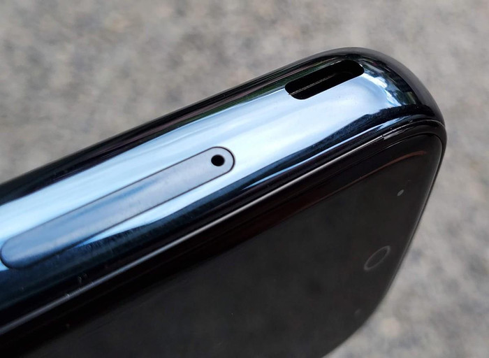 Dù có kích thước khá nhỏ nhưng Jelly 2 lại rất dày (16,5 mm). (Ảnh: ZDNet)