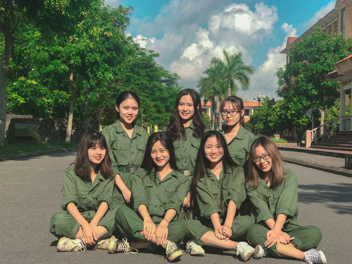 Nam sinh Đại học Kinh tế Quốc dân khiến bao người xao xuyến với loạt ảnh tại kỳ học quân sự Ảnh 19