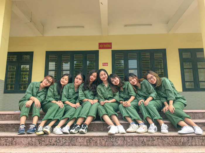 Các 'nàng thơ' kỳ học quân sự