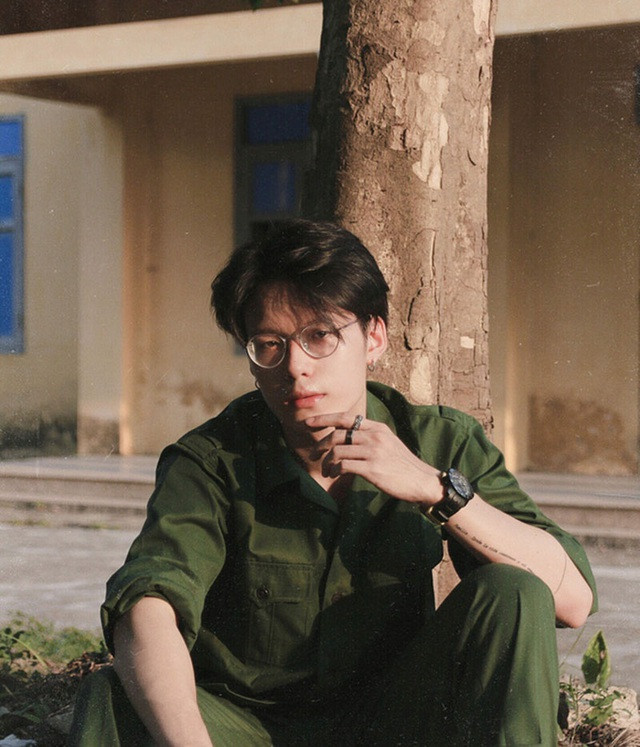 Danh tính của cậu bạn này ngay lập tức đã được tìm ra. Theo đó, nam sinh này là Nguyễn Công Đức (sinh năm 2001, quê Hải Phòng).