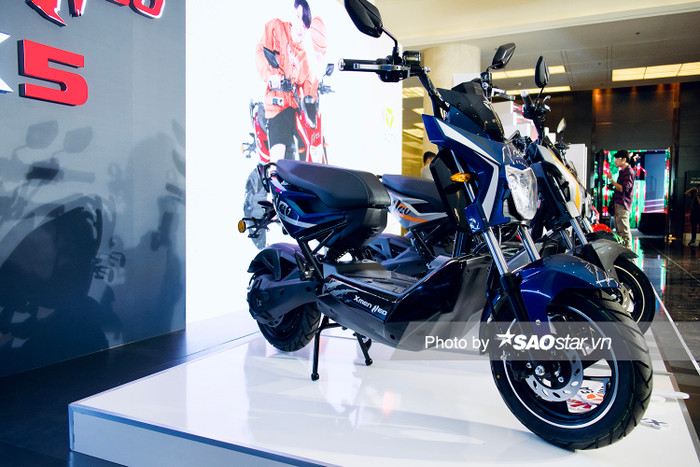 Ngoại hình của Xmen Neo khá hầm hố, toát lên phong cách thể thao, bụi bặm và mạnh mẽ.