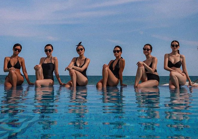 Bên cạnh việc thường xuyên tương tác qua mạng xã hội, cả hai còn rất chăm đi du lịch cùng nhau 