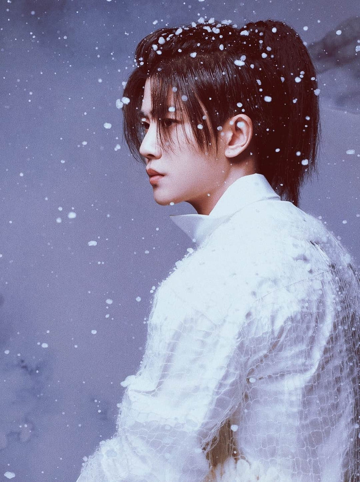 Địch Lệ Nhiệt Ba và Nhậm Gia Luân ở hậu trường Vogue Me tháng 7: Trước hay sau ống kính cũng đều thần thái, quyến rũ không thể kháng cự Ảnh 20