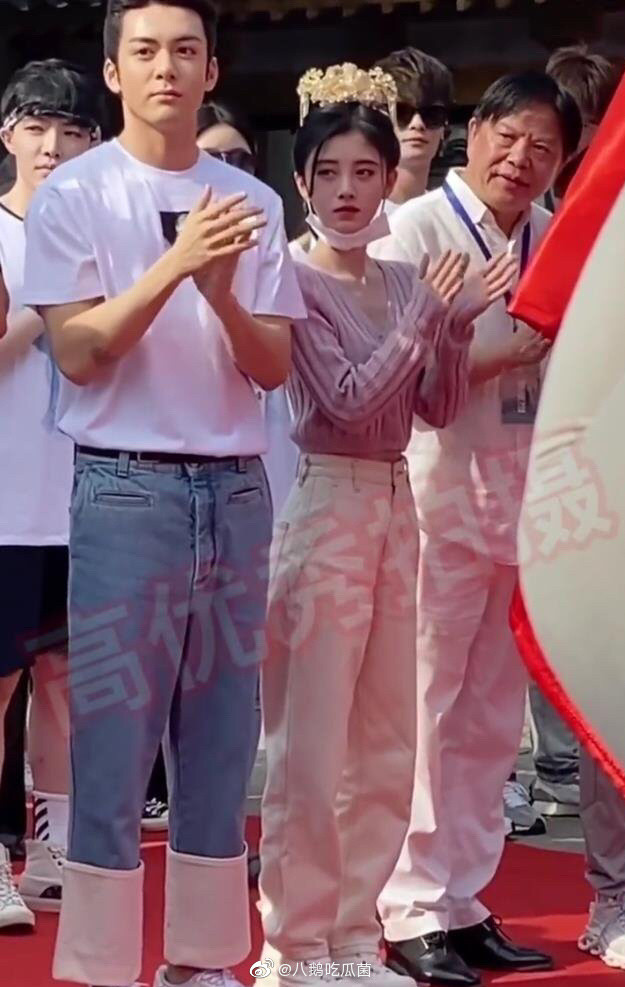 'Mộ nam chi' khai máy: Hai nhan sắc đỉnh cao Cúc Tịnh Y và Tăng Thuấn Hy gây sự chú ý Ảnh 9