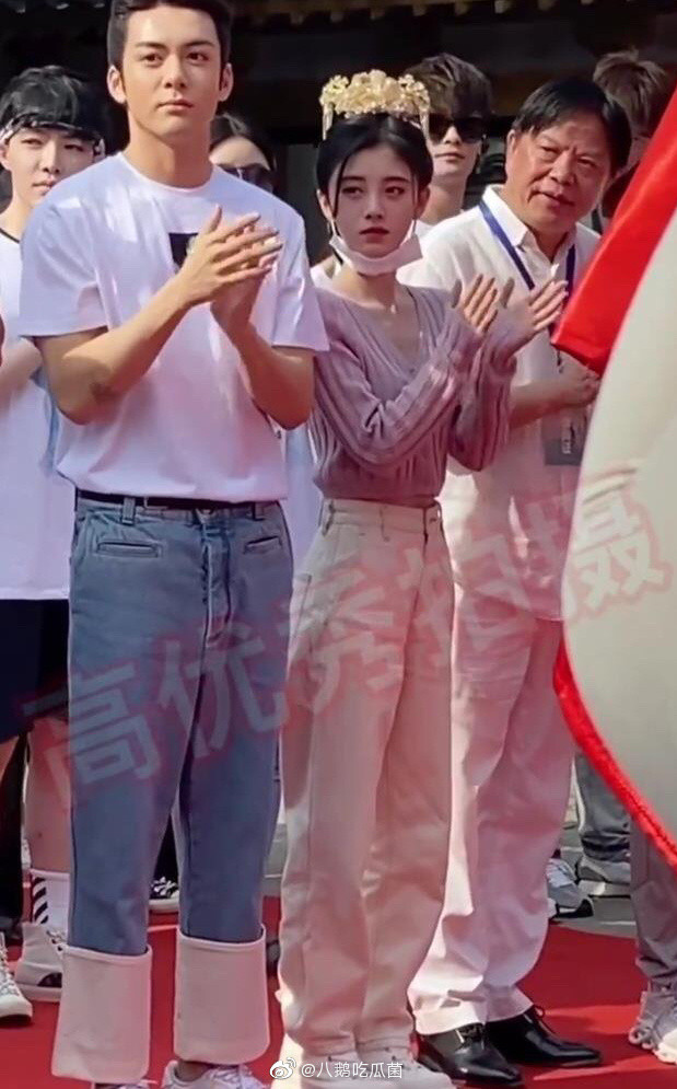 'Mộ nam chi' khai máy: Hai nhan sắc đỉnh cao Cúc Tịnh Y và Tăng Thuấn Hy gây sự chú ý Ảnh 10