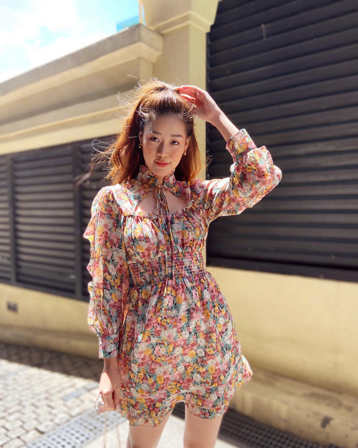 Hoa hậu Khánh Vân đẹp cuốn hút 'xáo động' cả góc phố: Pose dáng đỉnh, thần thái ngút ngàn Ảnh 9