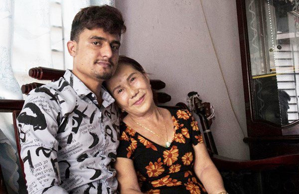 Tài khoản cá nhân biến mất, 'cô dâu 65 tuổi' không còn xuất hiện cùng chồng trẻ: Cặp đôi đũa lệch lại có biến? Ảnh 3