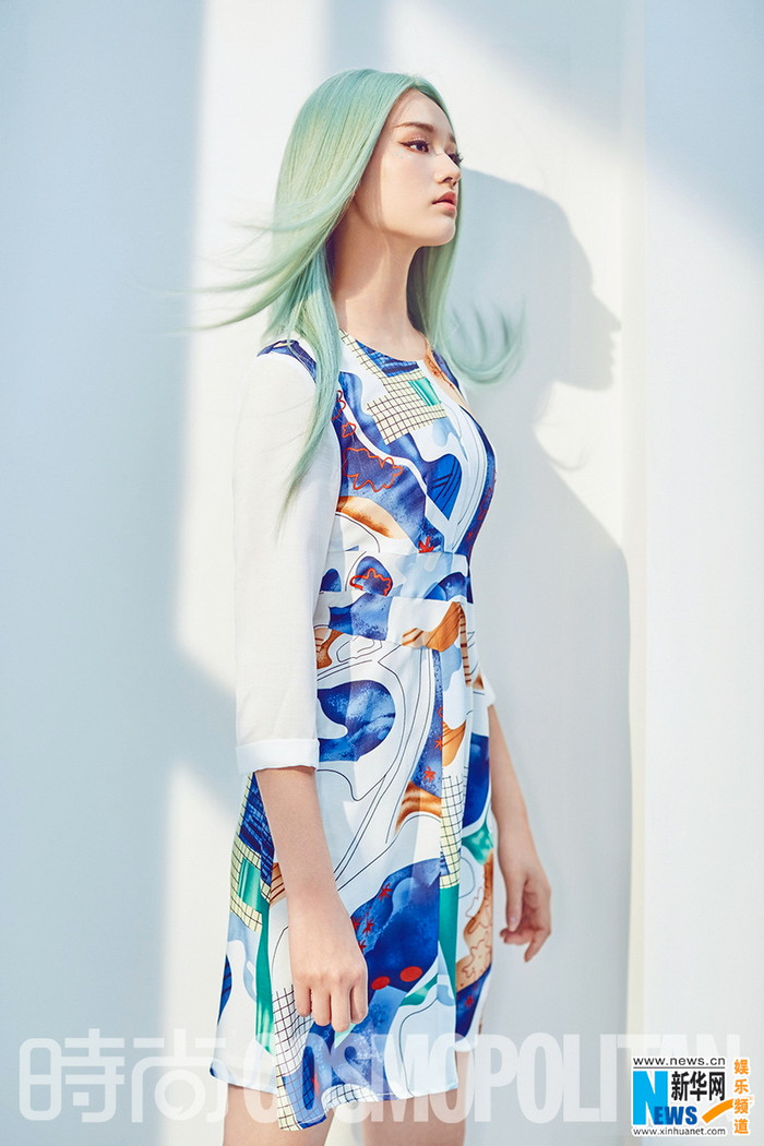 Khi các nghệ sĩ Hoa ngữ 'thi nhau' nhuộm tóc màu xanh: Từ phong cách Âu Mỹ đến đẹp như bước ra từ truyện tranh, thậm chí là phong cách quái gỡ Ảnh 10