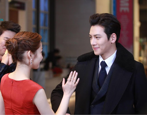 Ji Chang Wook gây ấn tượng trước màn nên đôi với Park Min Young trong Healer