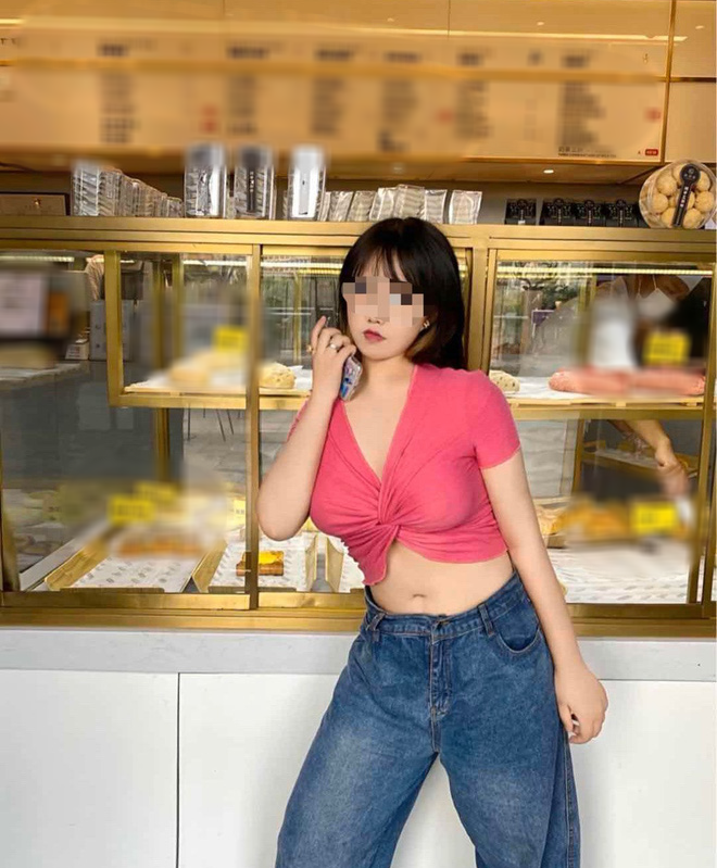 Đam mê 'sống ảo', hotgirl mạng xã hội khiến dân tình 'ngã ngửa' khi lộ nhan sắc thật qua 'ống kính' người đi đường Ảnh 3