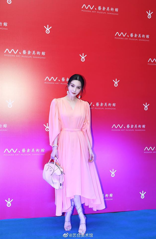 Phạm Băng Băng diện cây hàng hiệu hơn 1,5 tỷ đồng chỉ để dự triển lãm nghệ thuật Ảnh 4