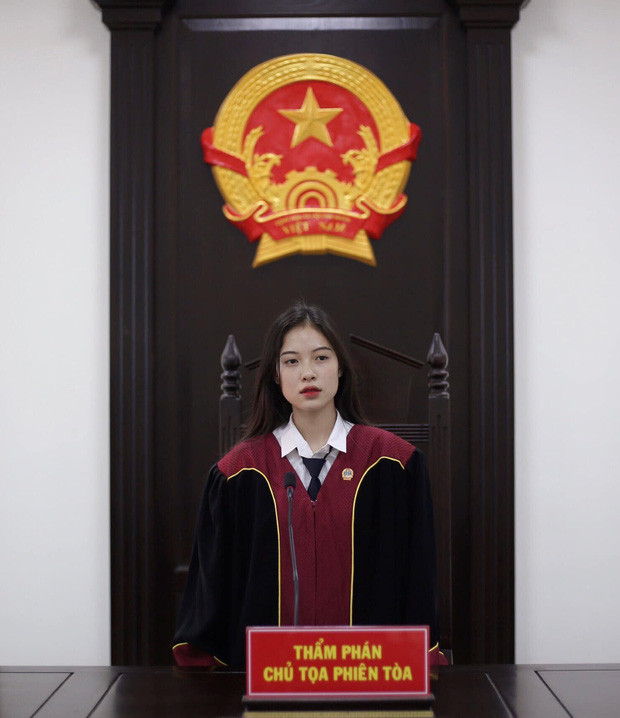 Những nữ sinh ngành Luật 'tài sắc vẹn toàn' nổi tiếng trên MXH khiến bao người ngưỡng mộ Ảnh 4