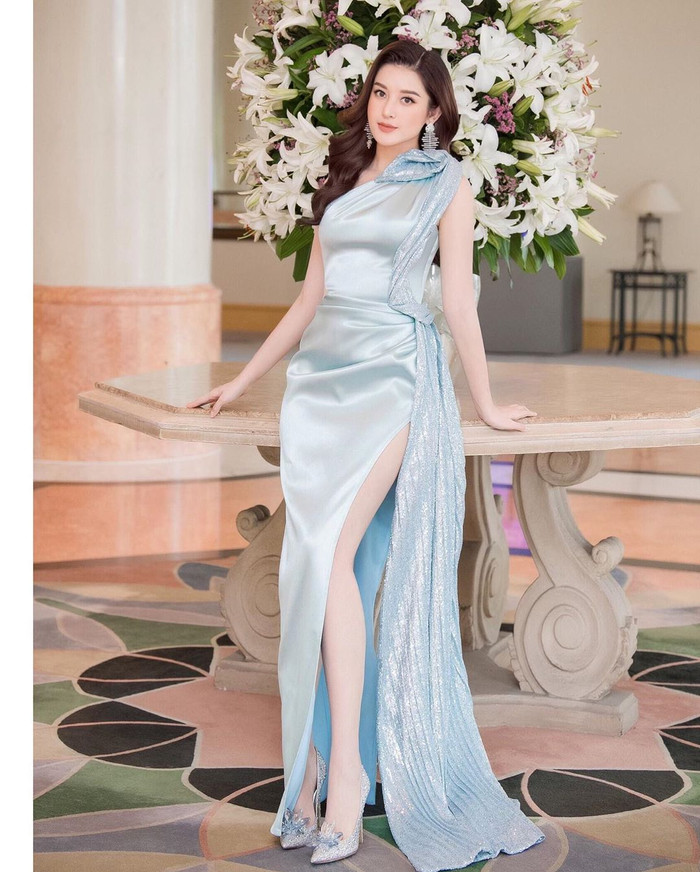 Lan Khuê tiếp tục hớp hồn fan: Sau bao năm, chị đại tắc kè hoa vẫn 'đẹp sang' hơn người Ảnh 7