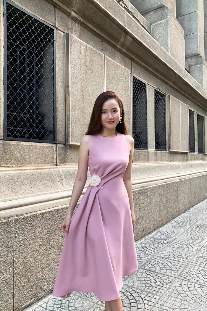 Ảnh chụp bằng camera thường cũng không dìm được nhan sắc xinh đẹp của người đẹp