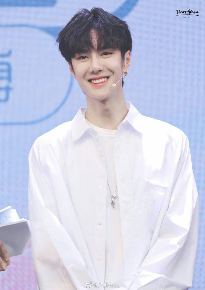 Vương Nhất Bác.