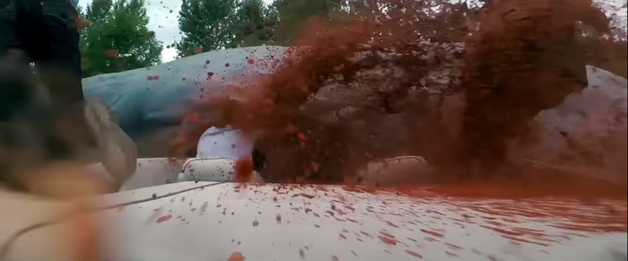 'The boys 2' tung clip mới: Quá đẫm máu khi chú cá voi bị canô đâm xuyên người Ảnh 10